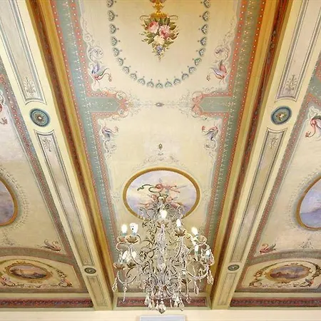 بيت ضيافة Internazionale Domus 4*