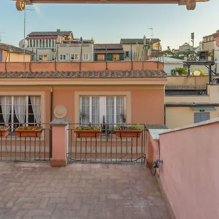 Internazionale Domus بيت ضيافة 4*